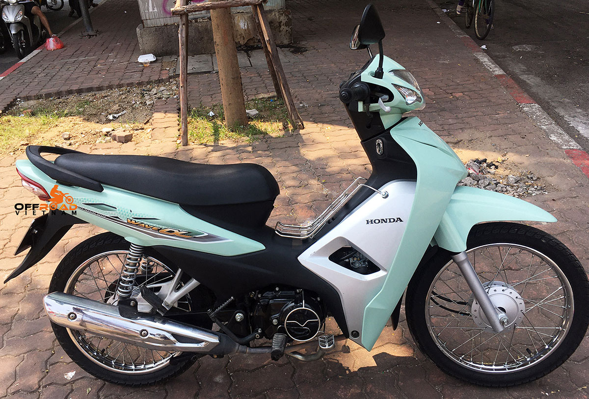 Scooters for rent in Hanoi. Honda Wave ALpha semi-automatic 110cc