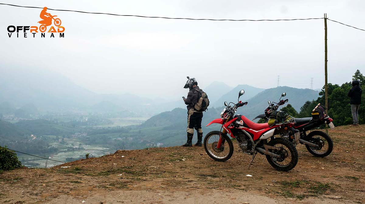 Vietnam Motorbike Hanoi Tours - Middle North Tour. Track riding in Phu Yen.